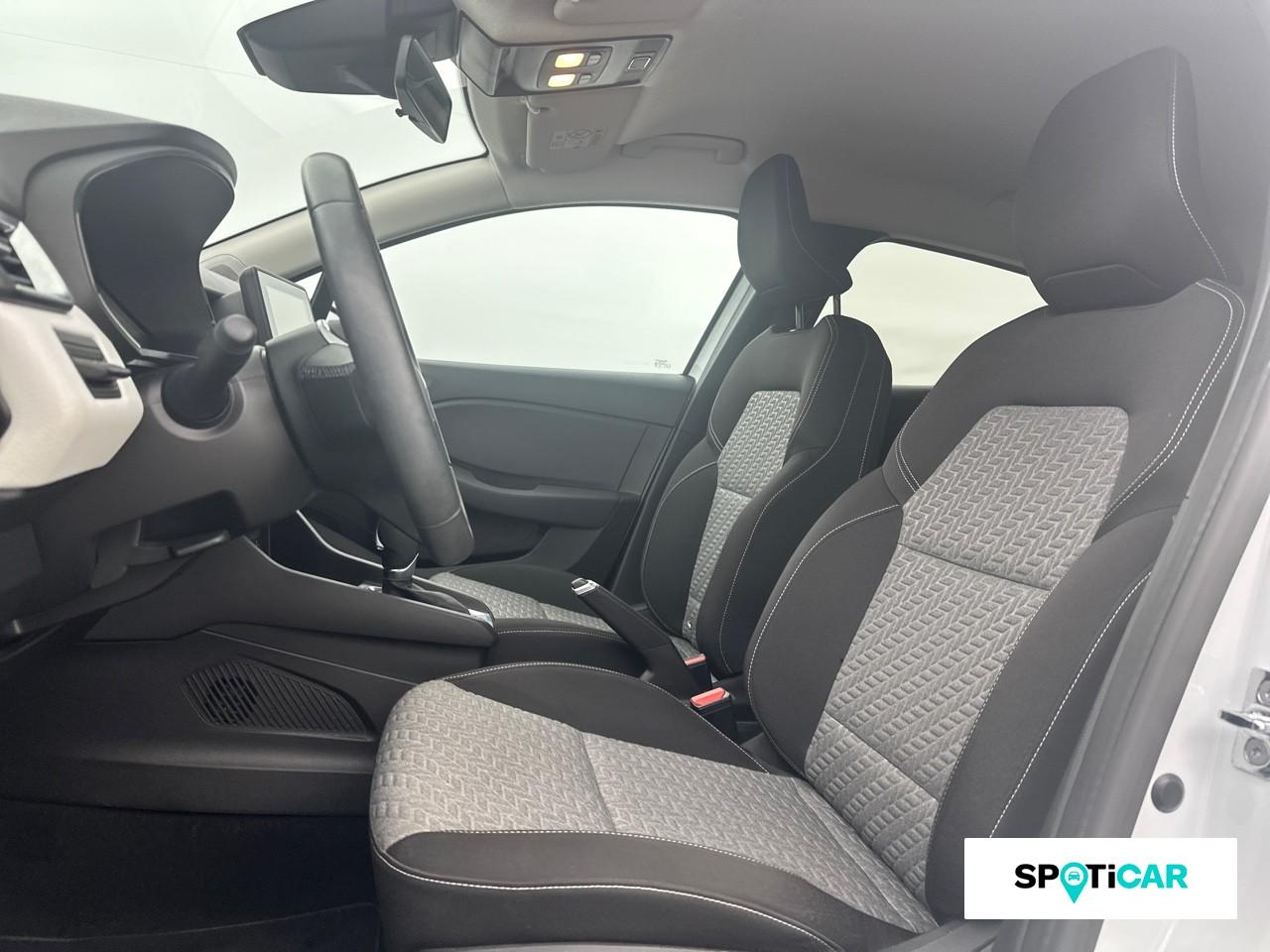 Renault Clio 1.6 e-tech hybride 145ch evolution — photo 9