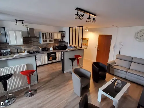 A louer en collocation chambre meublée