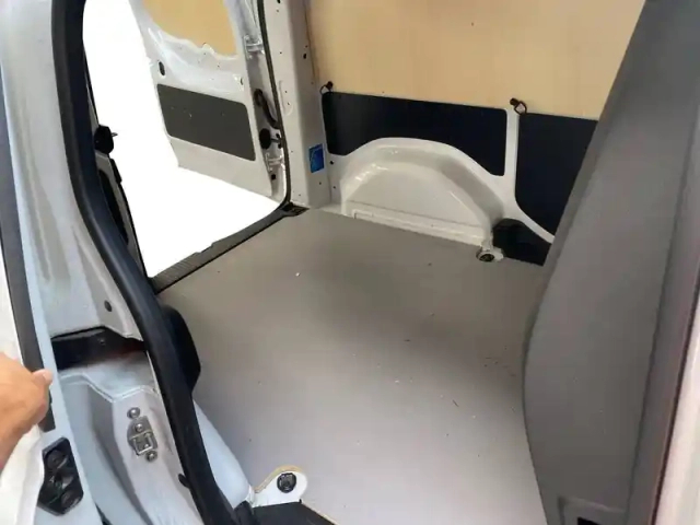 Renault Kangoo Van blue dci 115 edc — photo 12