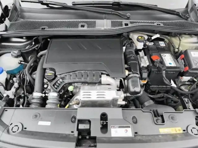 Peugeot 208 puretech 100 s&amp;s bvm6 allure — photo 7