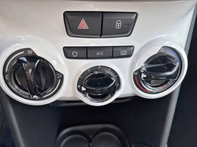 Peugeot 208 puretech 68ch bvm5 — photo 19