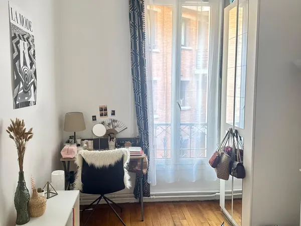 Loue chambre en colocation dans appartement