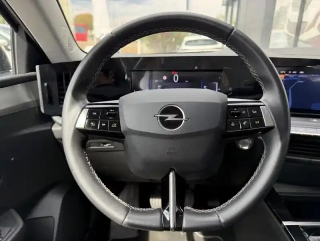 Opel Astra vi 1.2 turbo 110ch — photo 18