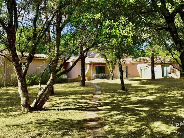 Maison 9 pièces 240 m²