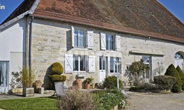 Propriété 390 m² Dole