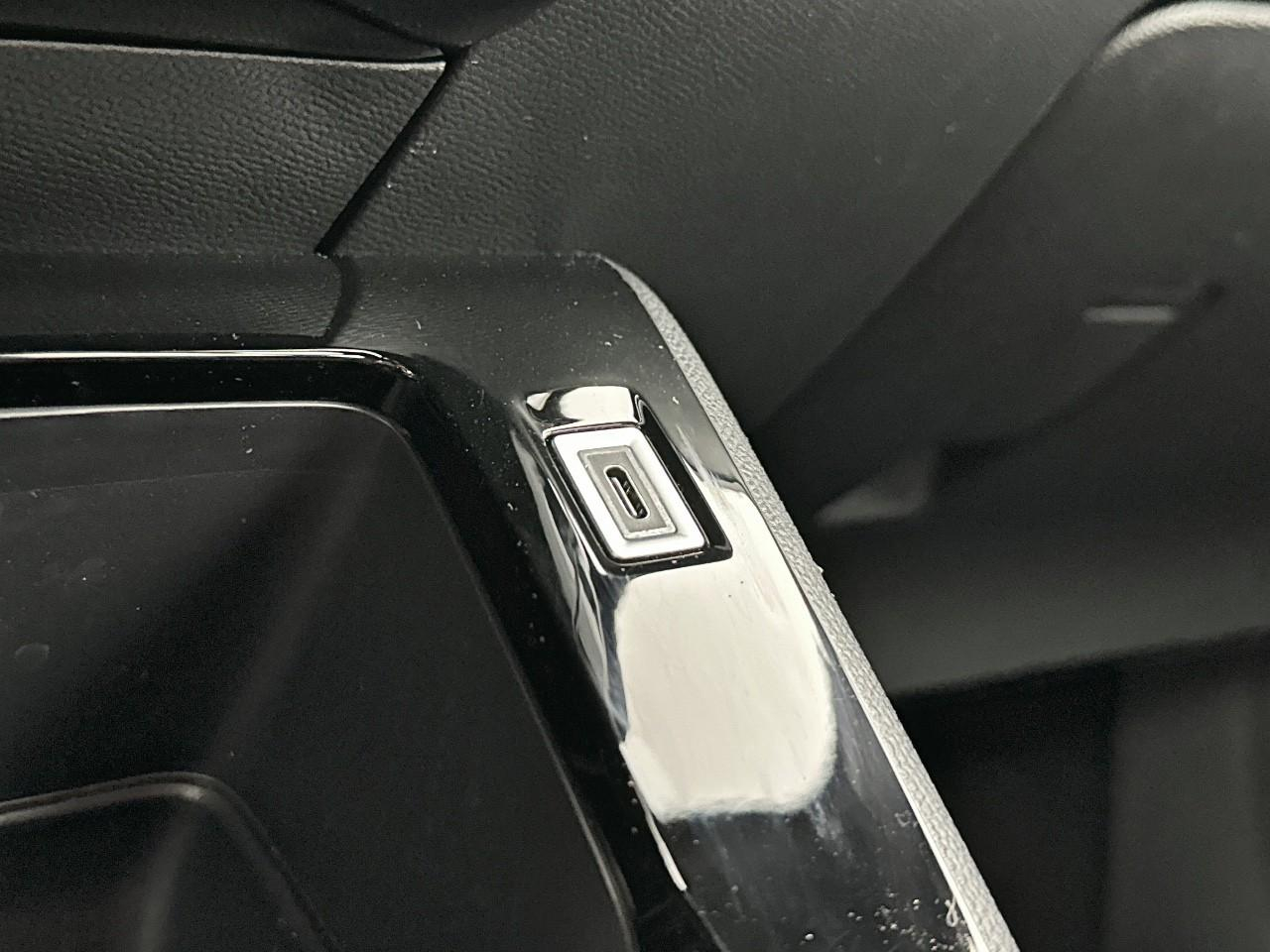 Peugeot 2008 hybrid 145 e-dcs6 style — photo 27