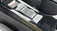 Peugeot 2008 1.2 PureTech 130ch S&S GT EAT8 — photo 18
