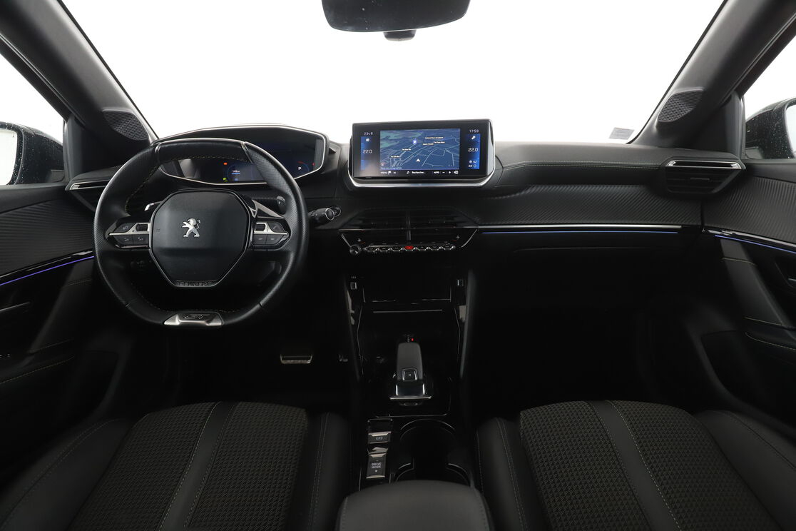Peugeot 208 1.2 PureTech GT EAT8 — photo 11