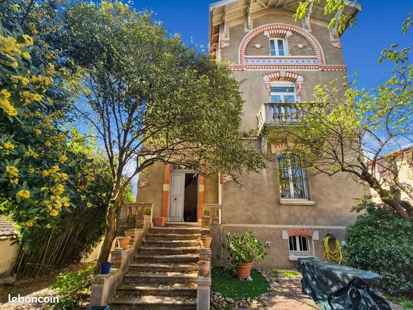 Maison 6 pièces 208 m²