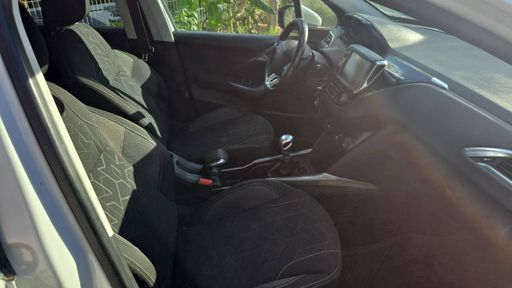 Peugeot 2008 1.2 PureTech 130 - Allure – 2018 – 76560 km – Essence – Boîte Manuelle — photo 25