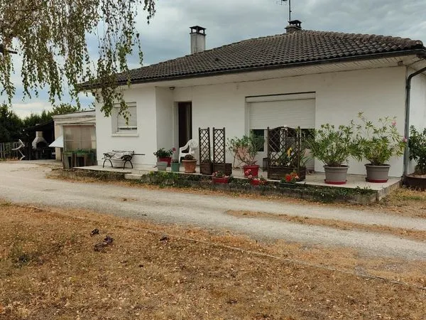 Maison a louer château Bernard