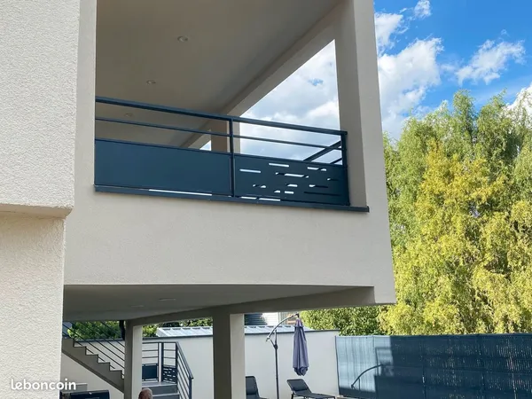 SUPERBE VILLA 2024 , 368 m² , 9 pièces IDEALE BI-FAMILLE , avec Piscine
