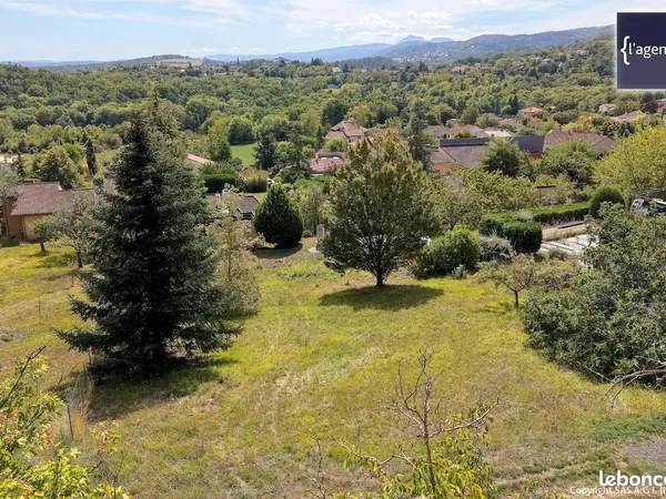Terrain 736 m² Châtel-Guyon