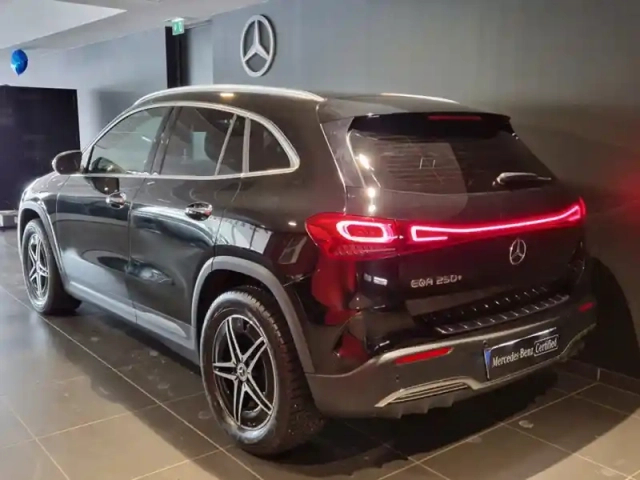 Mercedes Eqa 250+ amg line — photo 8