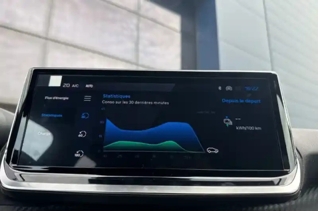 Peugeot 2008 electrique 54 kwh 156 ch — photo 21