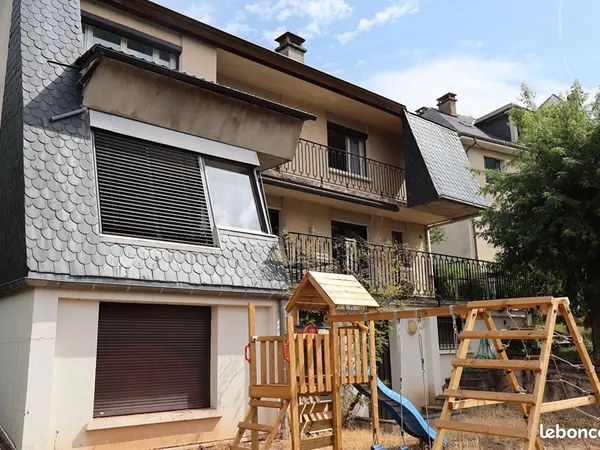 Maison 7 pièces 250 m²