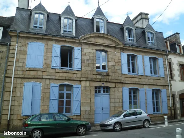 PONTIVY CENTRE VILLE "Le charme de l'ancien"