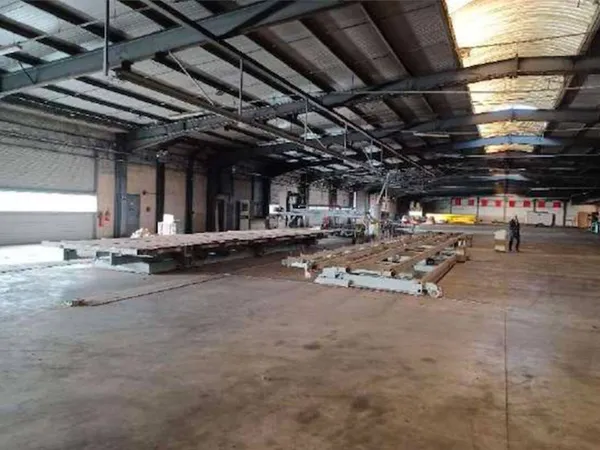 Local d'activité 6296 m²