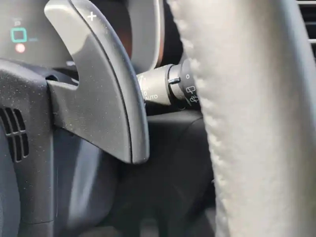 Citroën C5 Aircross hybride rechargeable 225 e-eat8 plus — photo 18