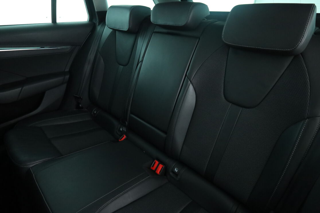 Skoda Octavia Combi 1.4 TSI PHEV iV Style DSG6e — photo 13