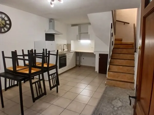 Loue petite maison de village 3 pièces
