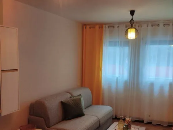 Studio meublé - rue piétonne - DAX