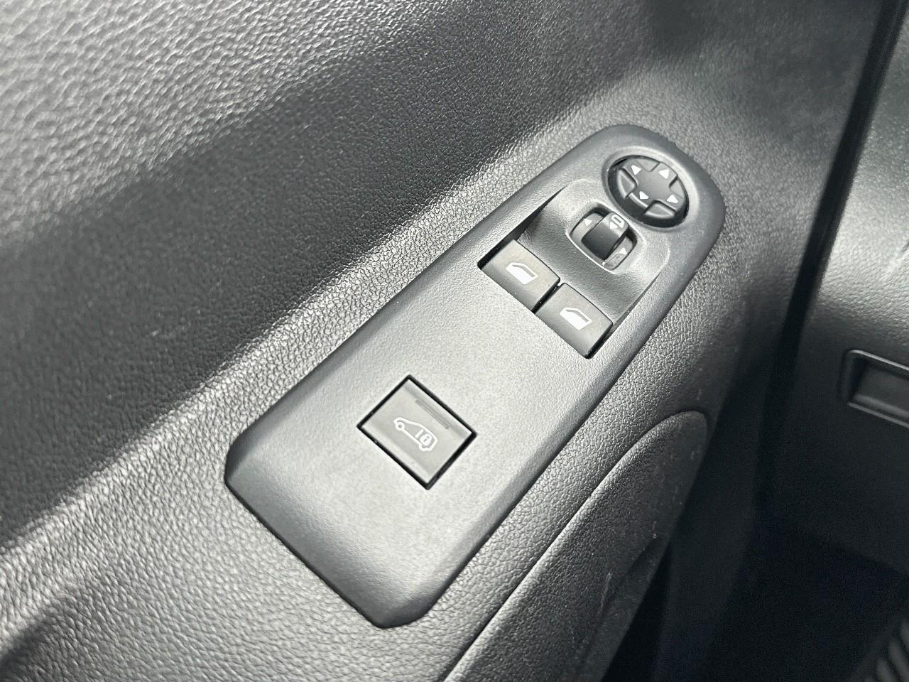 Citroën Berlingo van m 650 bluehdi 100 s&s bvm6 driver — photo 15