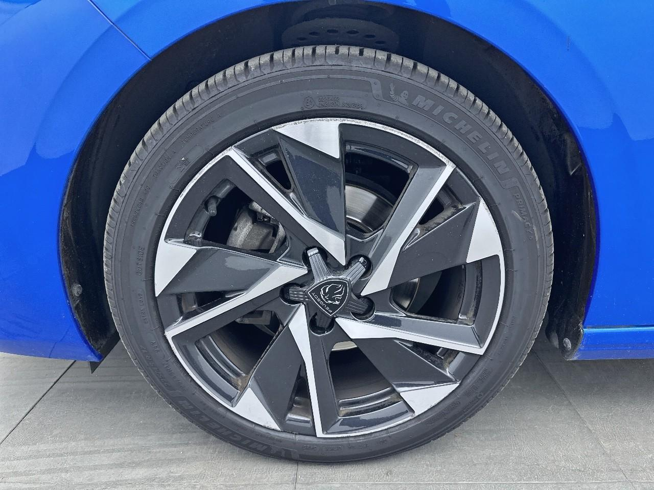 Peugeot 308 puretech 130ch s&s eat8 allure pack — photo 14