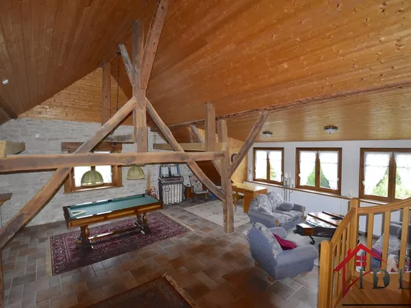 Maison de village rénovée avec joli terrain