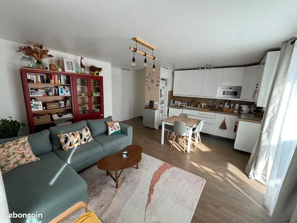 Appartement 4 pièces de 70 m² avec balcon et parking - Nanterre Université