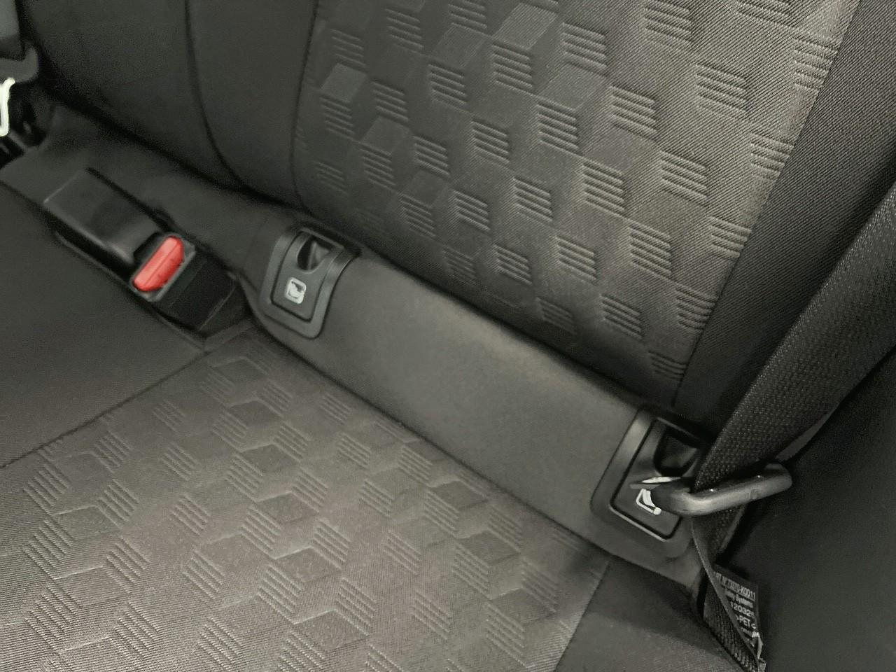 Toyota Yaris hybride 130h collection — photo 16