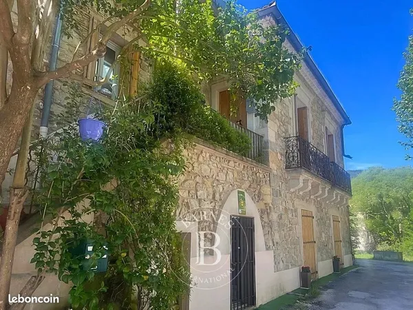 Maison 10 pièces 288 m²