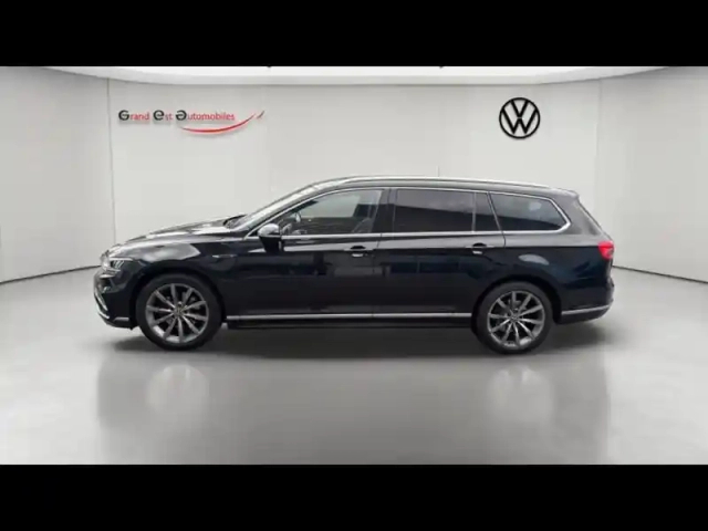 Volkswagen Passat sw 2.0 tdi evo 150ch r-line dsg7 8cv — photo 1