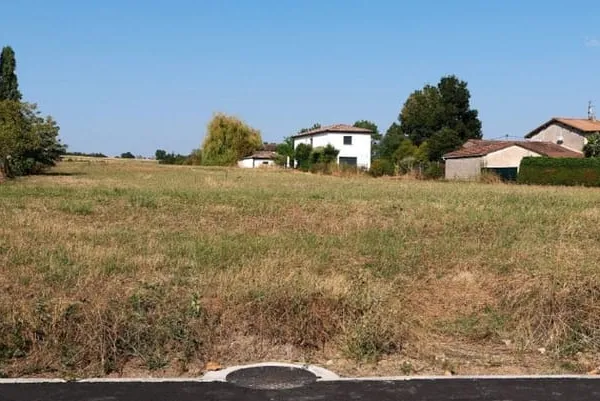 Terrain 772 m²