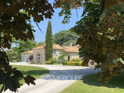 Propriété 28 pièces 686 m²