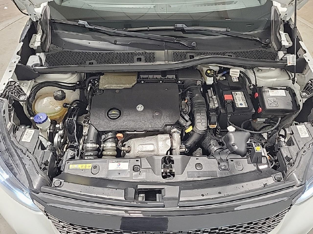 Peugeot 2008 bluehdi 130 s&s eat8 allure — photo 15