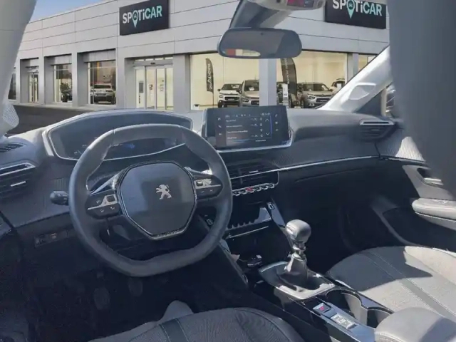 Peugeot 208 puretech 100 s&amp;s bvm6 — photo 8
