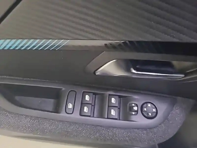 Peugeot 208 puretech 75 s&amp;s bvm5 — photo 29