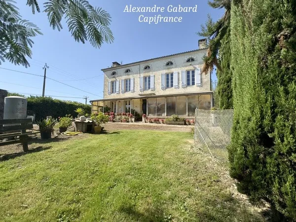 Maison en pierres 230 m² - 4 chambres - Terrain 7 370 m² - Piscine - Dépendances