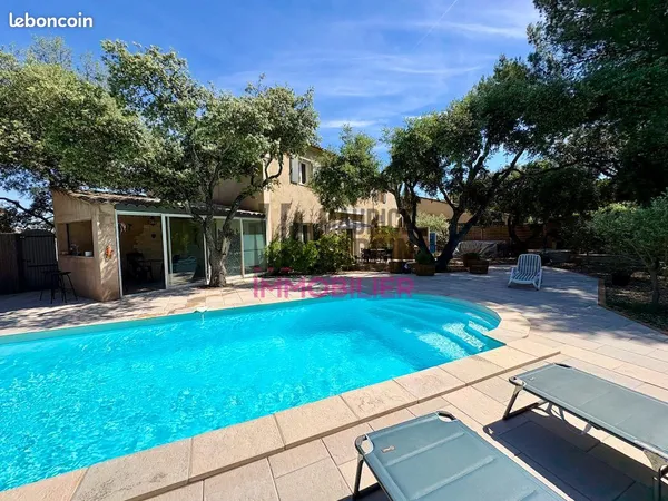 Immeuble de rapport 243 m²