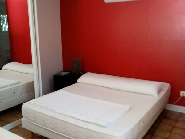 Loue joli studio, meublé