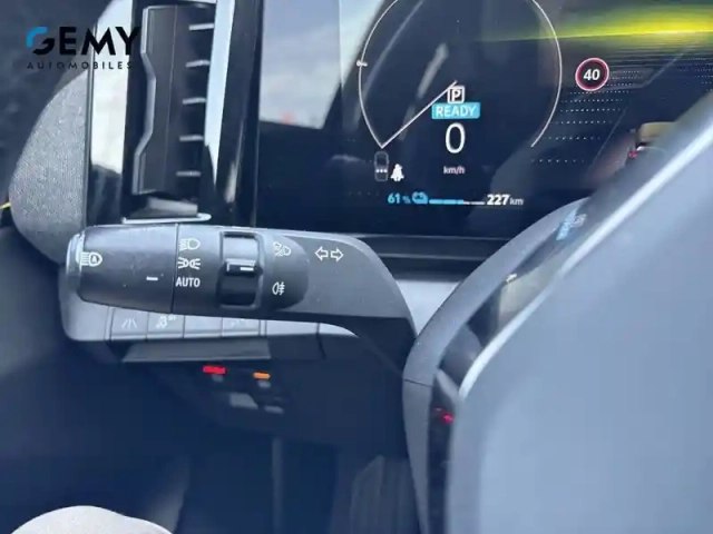 Renault Megane e-tech ev60 220 ch super charge — photo 19