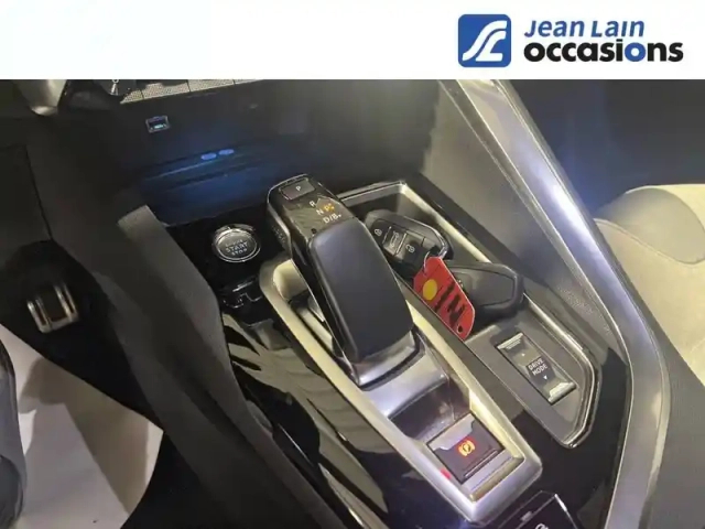 Peugeot 3008 hybrid4 300 e-eat8 — photo 13