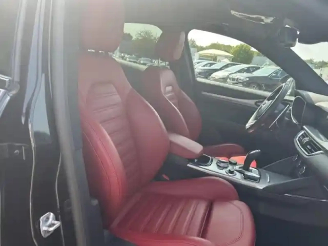 Alfa Romeo Stelvio 2.2 diesel 210ch veloce q4 at8 my22 — photo 13