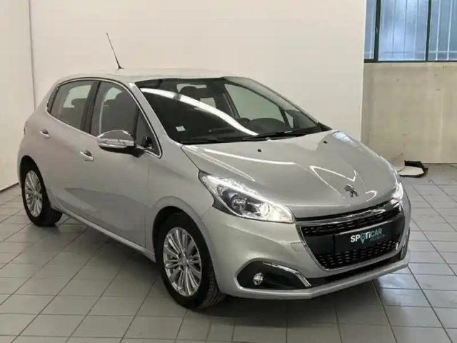 Peugeot 208 1.2 puretech 110ch allure s&amp;s eat6 5cv 5p — photo 2