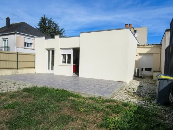 Maison de centre bourg de plain pied 2 chambres et jardin Donges 4 pièce(s) 87 m2