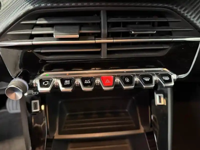 Peugeot 2008 e- 136 style carplay /camera 180 — photo 14
