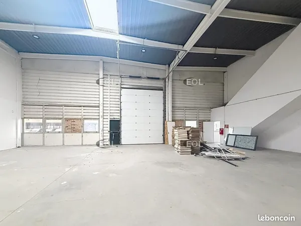 Local bureaux 711 m²