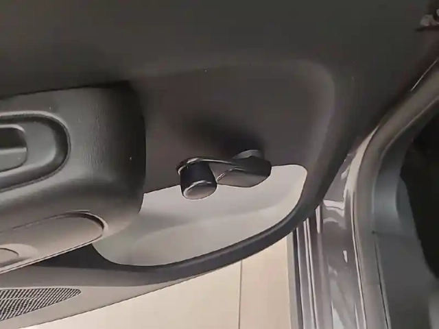 Citroën C3 puretech 83 s&amp;s bvm5 — photo 24