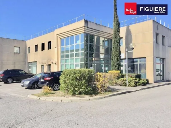 Local d'activité 330 m²